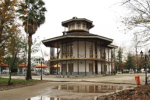 عمارت کلاه فرنگی رشت