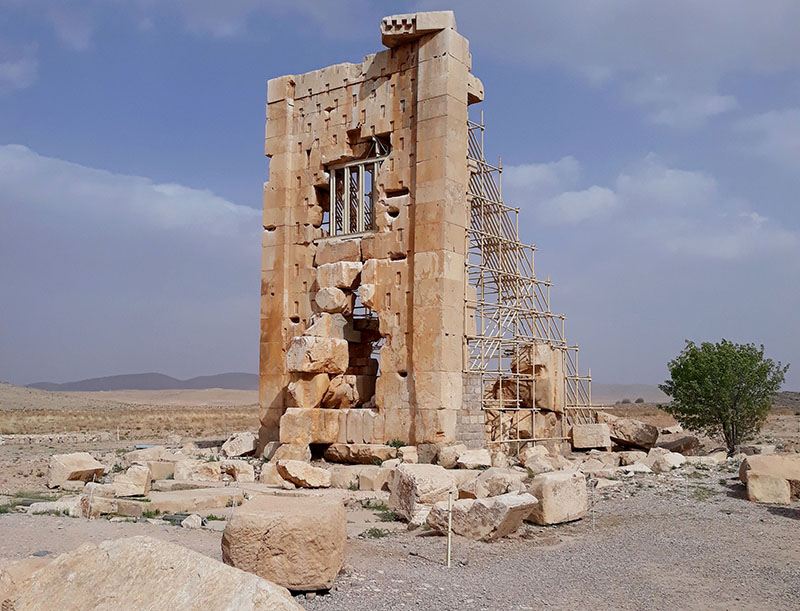 برج سنگی پاسارگاد